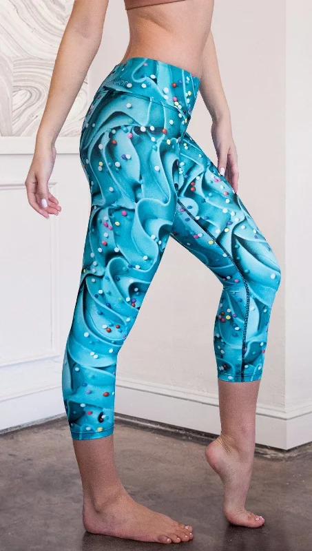 Teal Frosting - Triathlon Capri Leggings